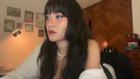Lulu Mei online show from May 6, 12:49 am