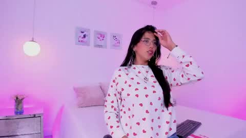 luluu online show from April 17, 11:34 am