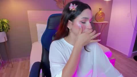 L U M A online show from October 25, 4:57 am