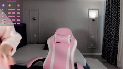 Mina online show from May 16, 8:11 am