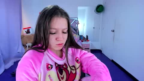 luna_analya online show from April 1, 2:03 pm