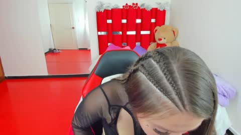 luna_analya online show from July 18, 2:46 am