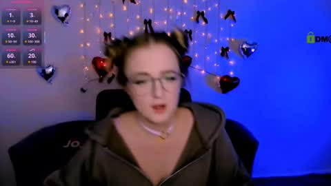 luna_berryy online show from February 20, 8:22 pm