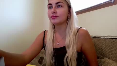 luna_blazer online show from October 12, 1:04 pm