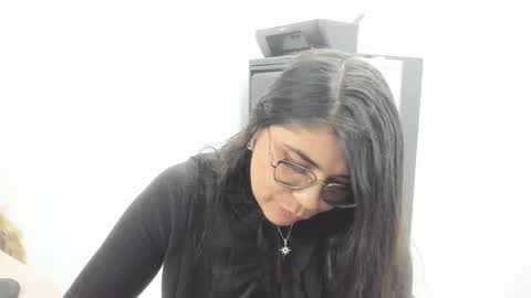 luna  online show from October 20, 11:37 am