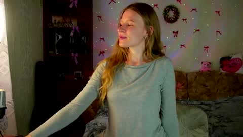 luna_evan online show from April 9, 8:31 am