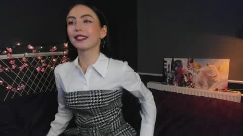 Elizabeth online show from March 29, 5:25 pm