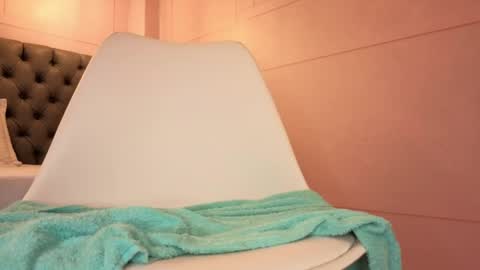 luna_hot_ass online show from April 18, 4:47 am