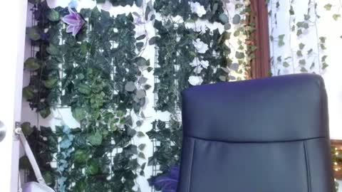 luna_lm online show from June 11, 8:51 pm