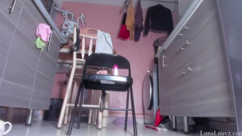 Snapshot of luna_luuvz chatting on October 23, 5:42 am Luna Luuvz online show from October 23, 5:42 am