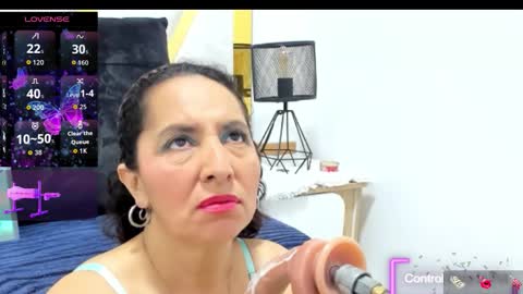 luna_naughty1 online show from October 25, 7:03 pm