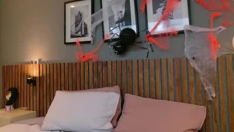 LUNA  online show from October 23, 2:51 pm