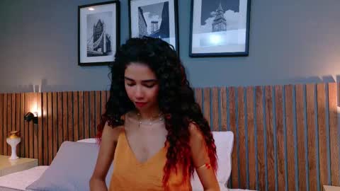 Snapshot of luna_roja25 chatting on September 25, 1:40 pm LUNA online show from September 25, 1:40 pm