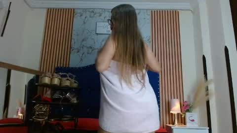 Luna Rougets online show from May 6, 2:34 pm