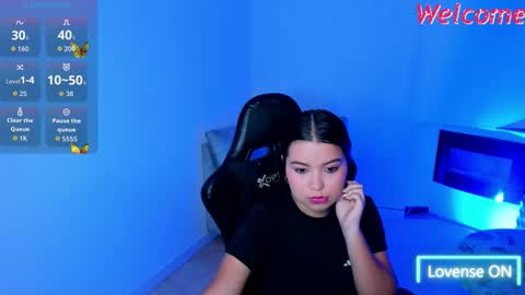 Luna  online show from January 8, 7:09 pm