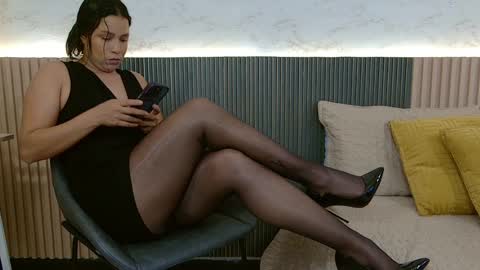 luna_valle online show from March 30, 8:42 pm