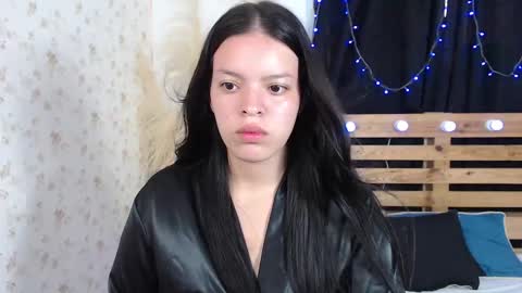 luna_viper online show from December 23, 12:30 pm