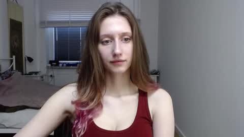 L U N A  online show from December 19, 7:26 am