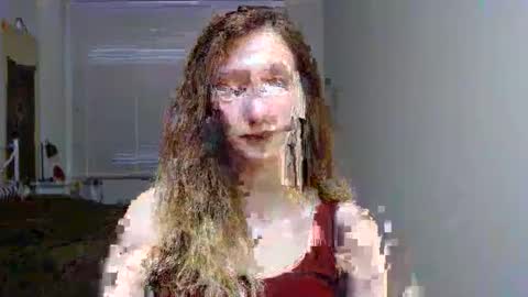 L U N A  online show from October 13, 5:31 am