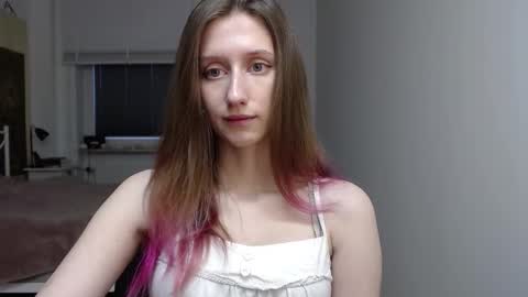 L U N A  online show from November 24, 6:45 am