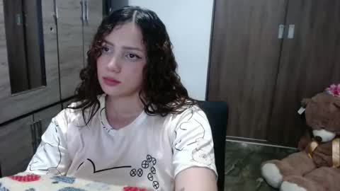 lunaa_sub online show from May 17, 12:20 am