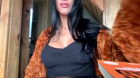 lunabecker online show from November 12, 12:40 pm