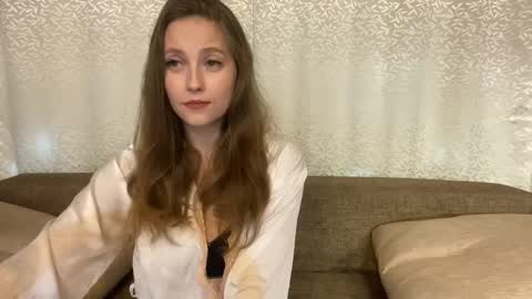 lunafeather online show from November 14, 4:20 pm