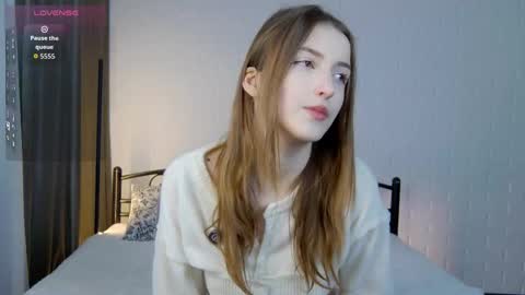 lunakirby online show from February 4, 3:38 pm