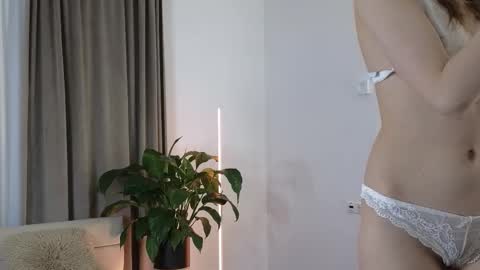 lunakirby online show from January 14, 9:56 pm