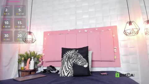 lunamorena__ online show from January 13, 7:10 pm