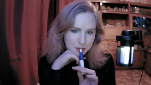 lunamystique_ online show from February 5, 8:45 pm