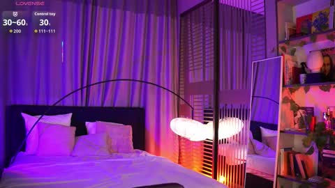 Luna  next streams Mon Fri Sat Sun 8pm-5am gmt0 online show from November 22, 8:40 pm