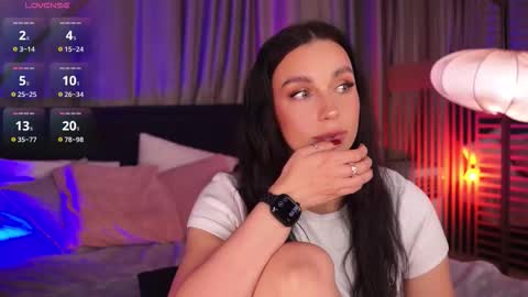 Luna  next streams Mon Fri Sat Sun 8pm-5am gmt0 online show from September 23, 10:38 pm