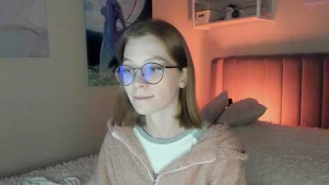 Snapshot of lunar_sofia chatting on September 19, 12:20 pm Sofia online show from September 19, 12:20 pm