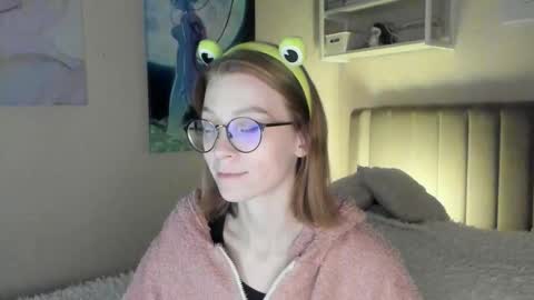 Snapshot of lunar_sofia chatting on September 21, 3:38 pm Sofia online show from September 21, 3:38 pm