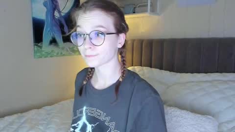 Snapshot of lunar_sofia chatting on February 24, 2:15 pm Sofia online show from February 24, 2:15 pm