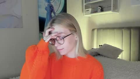Snapshot of lunar_sofia chatting on October 12, 3:04 pm Sofia online show from October 12, 3:04 pm