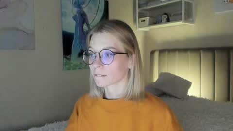 Snapshot of lunar_sofia chatting on October 17, 5:28 pm Sofia online show from October 17, 5:28 pm