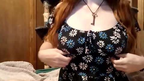 lunathepoet online show from August 4, 9:16 am