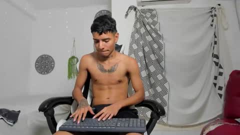 lunay_bigcock420 online show from November 21, 9:18 am