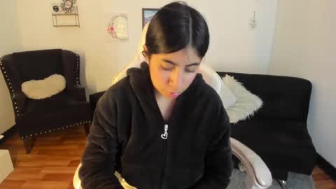 Snapshot of lunitaa18 chatting on October 7, 1:01 am V A L E R I A online show from October 7, 1:01 am