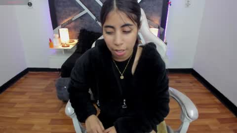 Snapshot of lunitaa18 chatting on February 26, 10:47 pm V A L E R I A online show from February 26, 10:47 pm