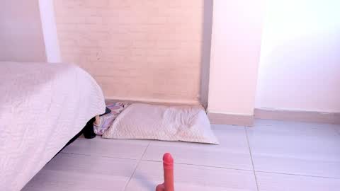 lunna__tylor online show from April 12, 7:45 am