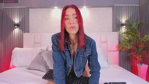 L U N N A online show from April 8, 4:26 am