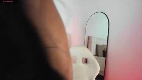 lunnasweet1 online show from March 2, 12:48 am