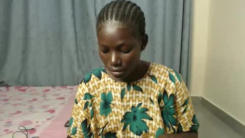 luo_queen online show from September 15, 1:45 pm