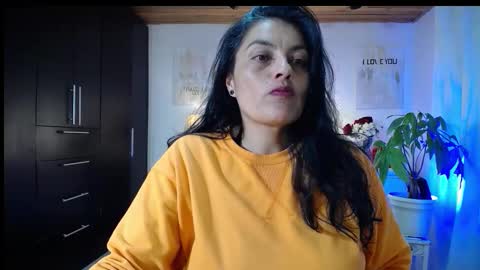 Snapshot of lust_mom chatting on September 23, 12:15 am Angela 3 online show from September 23, 12:15 am