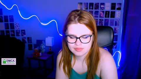 lusy_puff online show from March 2, 4:42 pm