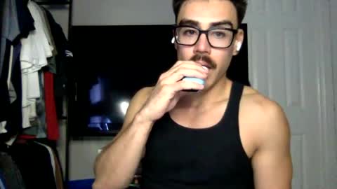 luvrboy77 online show from July 3, 5:12 am