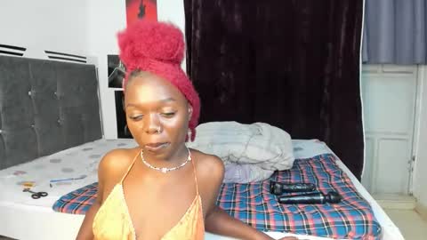 luxedollxoxoo online show from December 17, 8:15 pm